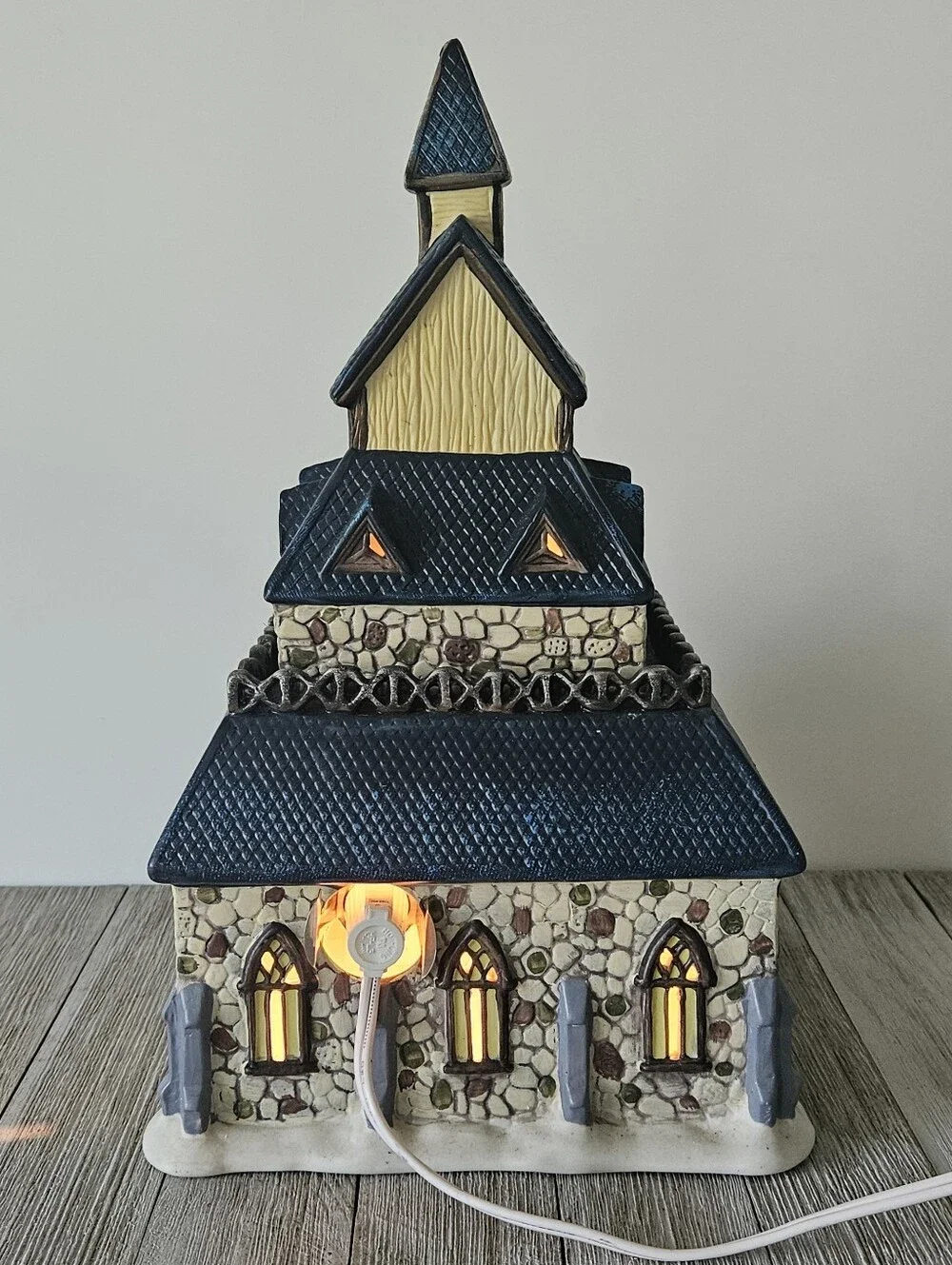 Vintage 1990s Ceramic Christmas Village 11